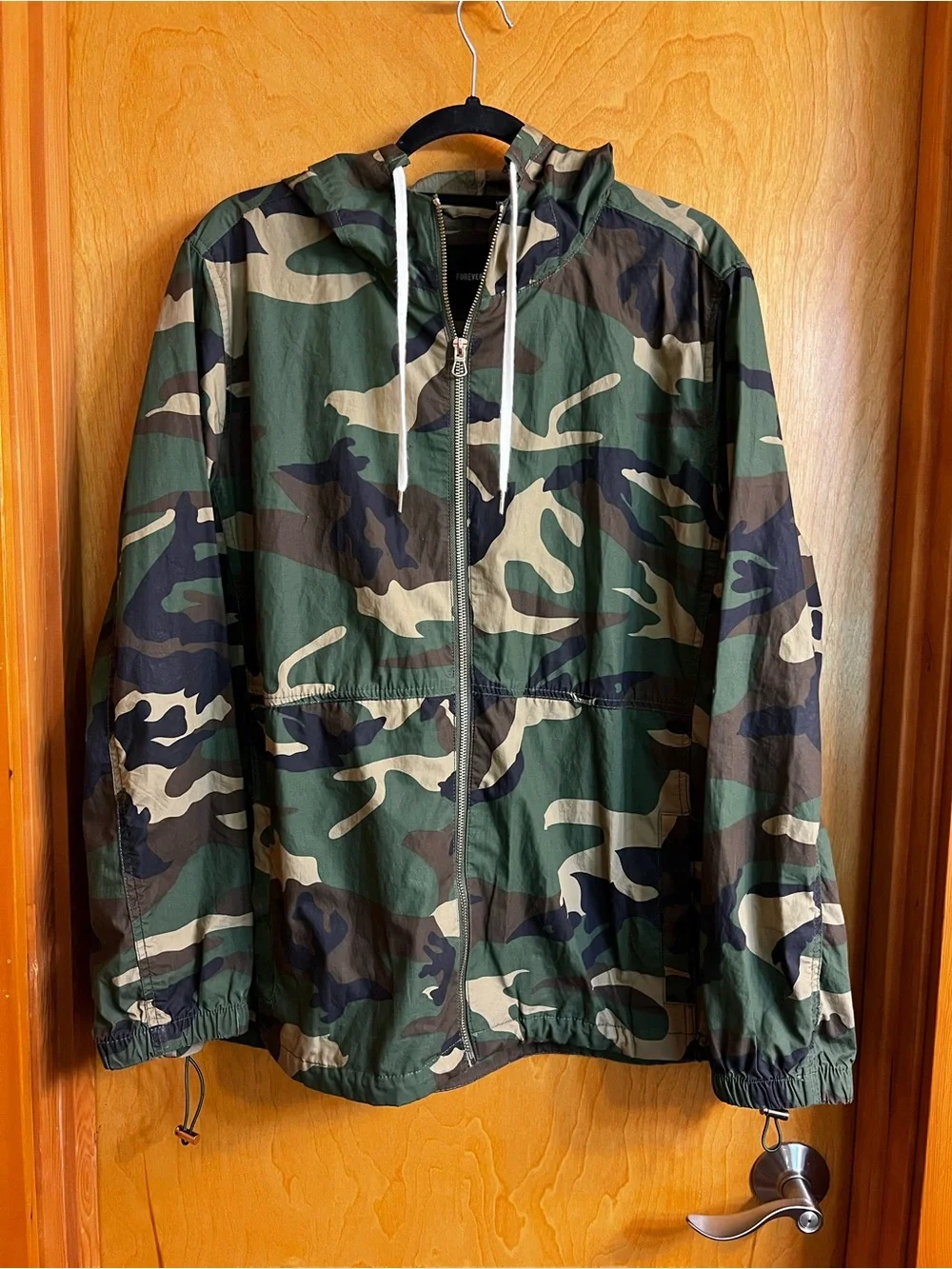 Forever 21 Women’s/Unisex Camo Hooded Windbreaker Jacket - Green/Beige/Black